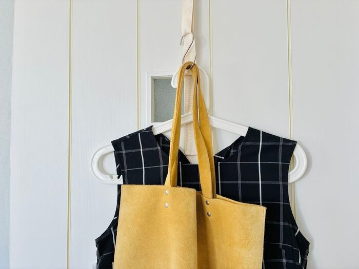 【セリア】何もない縦スペースが収納に変化！『60cmの優秀ベルト』ですぐにお部屋がすっきり♡