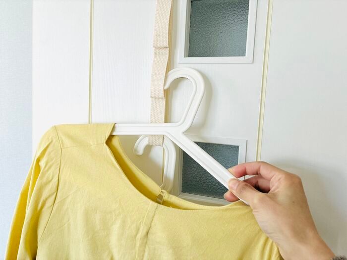 【セリア】何もない縦スペースが収納に変化！『60cmの優秀ベルト』ですぐにお部屋がすっきり♡