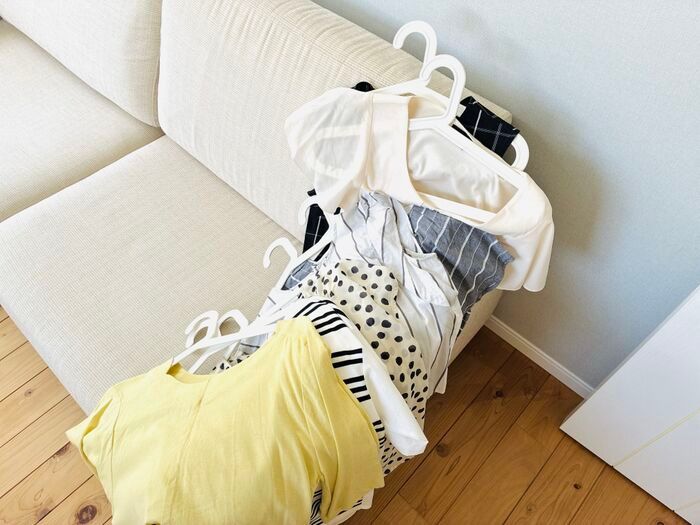 【セリア】何もない縦スペースが収納に変化！『60cmの優秀ベルト』ですぐにお部屋がすっきり♡