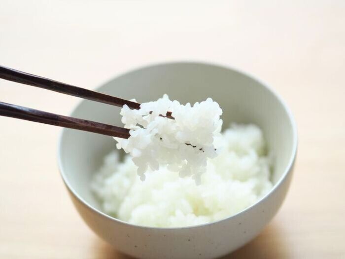 一緒に入れて炊くだけで…？『白ごはん』がもっとおいしくなる方法3つ。どれが一番か検証してみた！