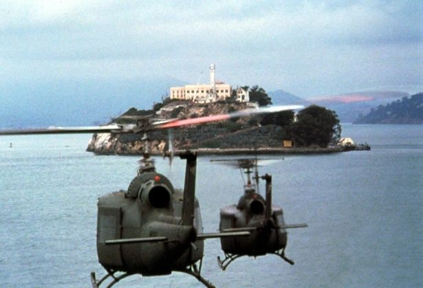 脱獄不可能の刑務所と言われたアルカトラズ(『ザ・ロック』) [c]Buena Vista Pictures/courtesy Everett Collection