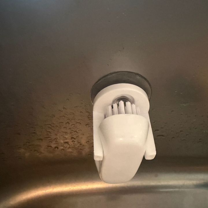 【ダイソー】もう放置しない！鏡や洗面台、シンクにまでぴったり！