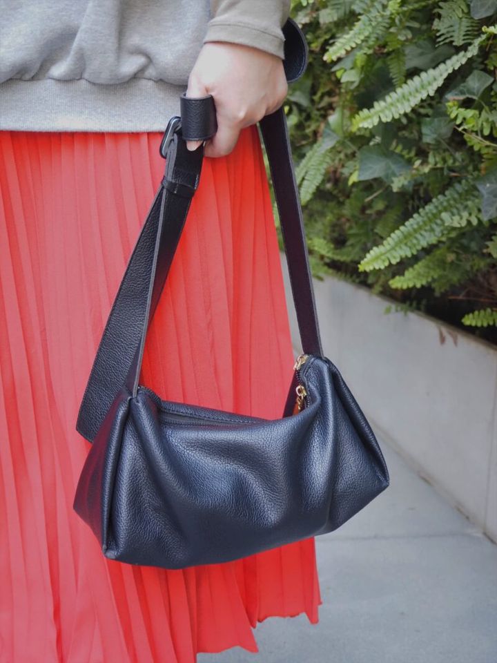 レザーのショルダーバッグ