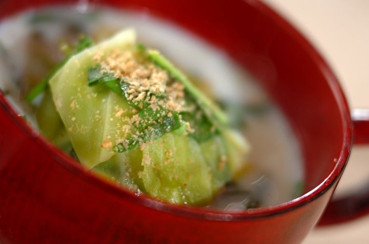 キャベツとニラのスープ