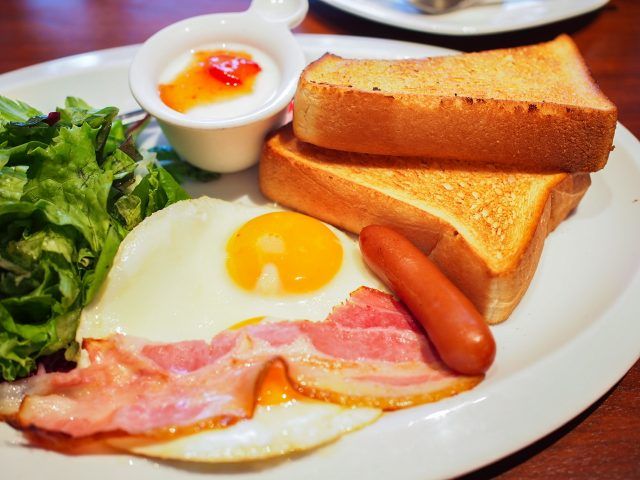 ベーコン卵プレート