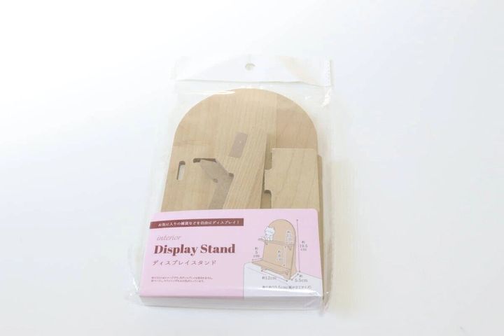セリアのディスプレイスタンド アーチ型 パッケージ