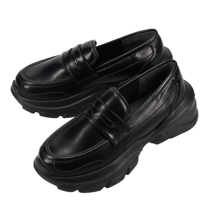 しまむらのローファースニーカー（田中里奈）