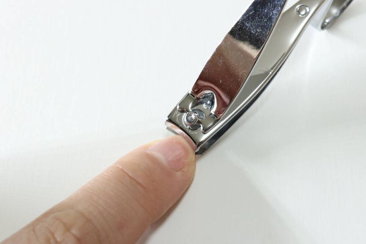 ハサミ型ネイルクリッパー 使用例