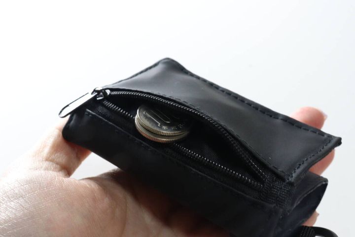 ダイソーの三つ折り財布の小銭