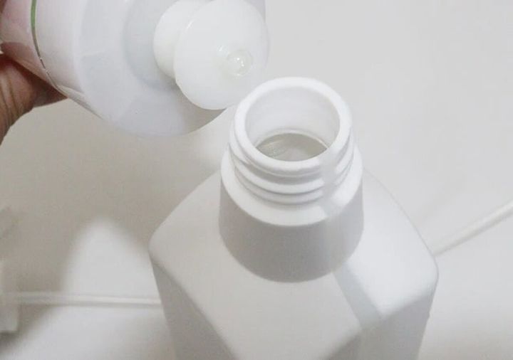ダイソー 残量が見えるスプレーボトル 詰め替え 残量が見える