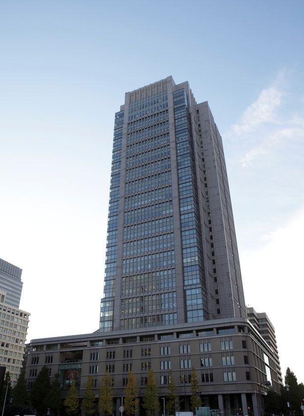 「丸ビル」東京駅前にそびえる丸ビルの外観 画像提供：三菱地所プロパティマネジメント