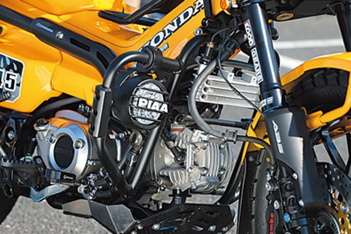 【CT125カスタム】倒立フォークにゲイルスピード！ターメリックイエローの「究極ハンターカブ」に迫る