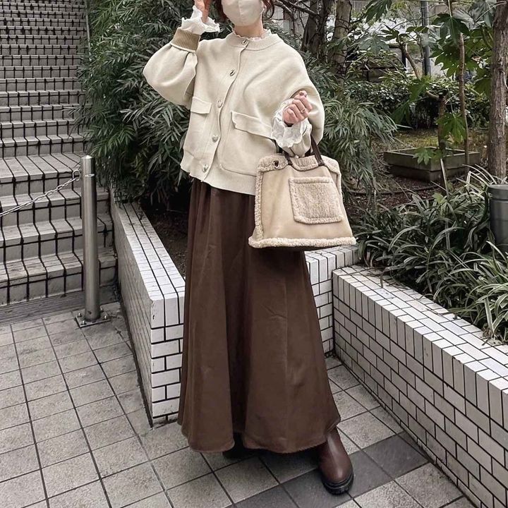 画像: ボタンを留めてプルオーバー風に