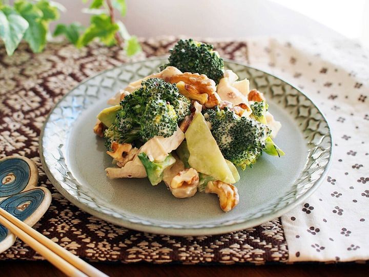 ブロッコリーとサラダチキンのサラダ