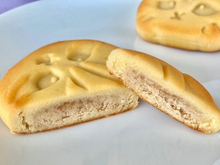 「和風でほっこり！」「緑茶にめっちゃ合いそう！」【ファミマ数量限定】「ふたごのねこまんじゅう きゃにゃめるあん」