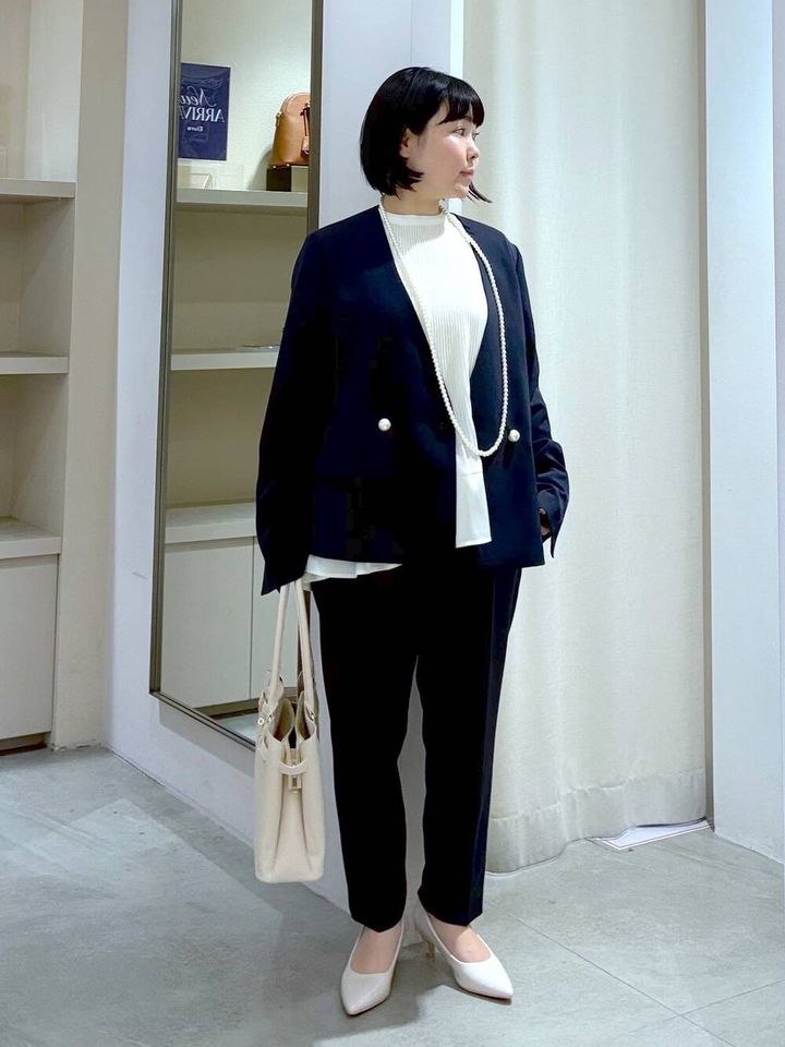 万能に着まわせるジャケット＆パンツのセットアップ 出典：WEAR