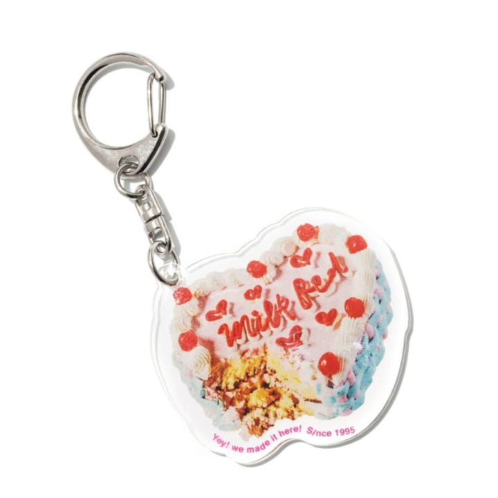アニバーサリーケーキの限定デザインにワクワク。キーチェーン1760円（ミルクフェド／ミルクフェド 新宿）