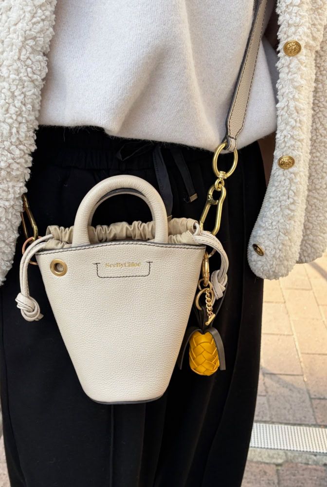 バッグはシーバイクロエ