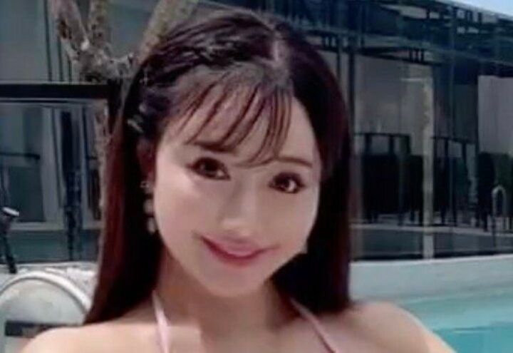 【写真・画像】整形総額2000万円“奇跡の49歳”の美貌に驚きの声「元々可愛いんでしょうね！」「49歳に見えない！」 1枚目