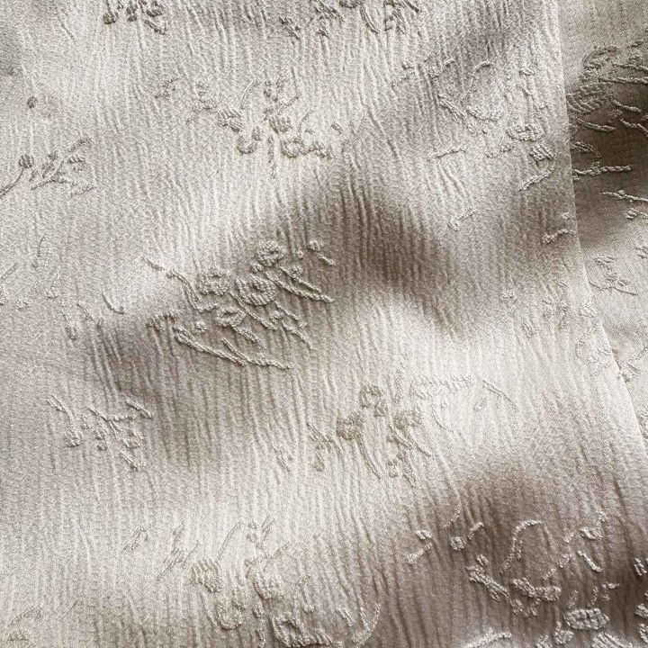 画像: 立体感のあるジャガード素材