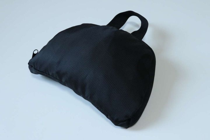 ダイソーのコンパクト折りたたみリュックのビジュアル