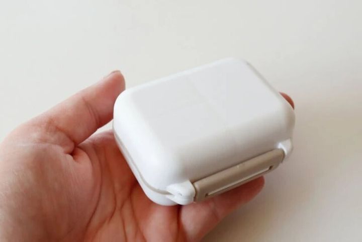 ダイソー 防湿サプリケース