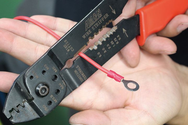 【バッテリーメンテナンス】冬の始動不可を防ぐ！SP武川製バッテリー＆USB増設で愛車を電脳化