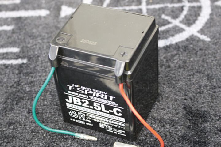 【バッテリーメンテナンス】冬の始動不可を防ぐ！SP武川製バッテリー＆USB増設で愛車を電脳化