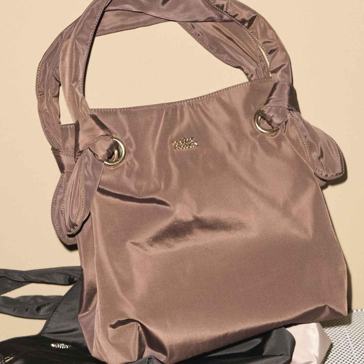 画像: 「別注 ムスビリボン トートバッグ」￥12,100【アウトドア プロダクツ】 出典：ファーストハンド