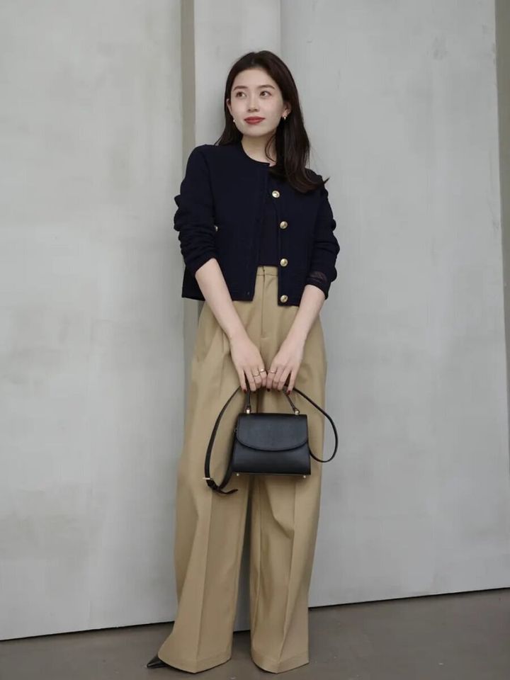 2026春大人女性おすすめベージュワイドパンツきれいめコーデ