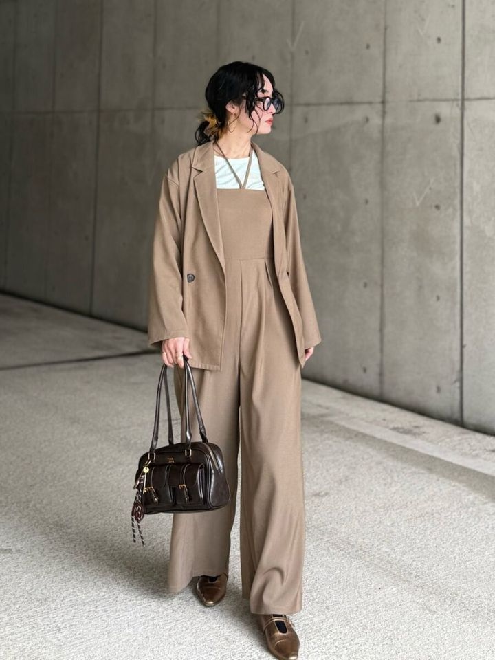 2026春大人女性おすすめベージュワイドパンツセットアップコーデ