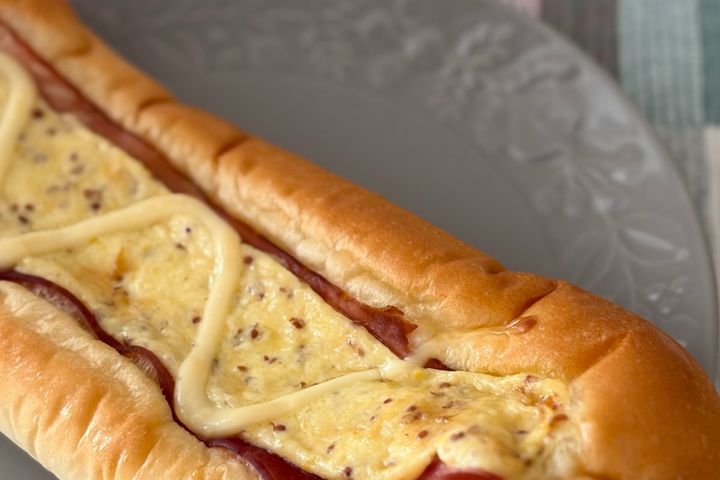 酸味と辛味がたまらん！【ファミマ】の新作パンは定番の味がうれしすぎる