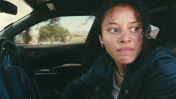 革命家の両親の間に生まれたウィラは、どのような運命に向かっていくのか… [c] 2025 Warner Bros. Entertainment Inc. and Domain Pictures, LLC. All Rights Reserved.