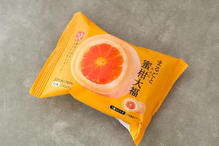あの果物が「ごろっと入ってる」！【ファミマ限定】の大福が超美味です。