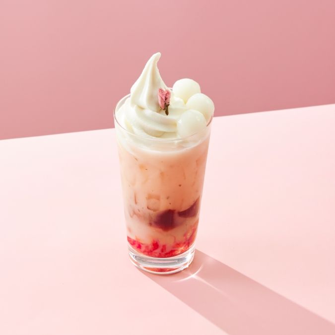 nana’s green tea 桜と苺のティーゼリーラテ