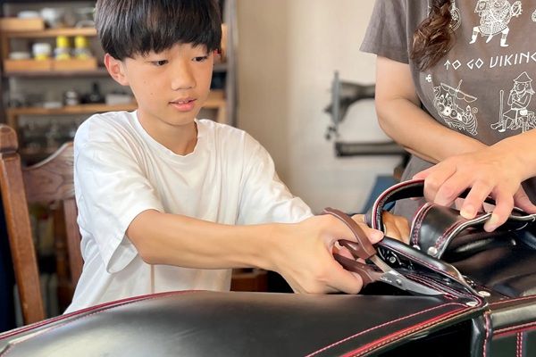 【東京都小金井市】革なびがランドセルリメイク体験の製作可能アイテムを増加！職人が仕立てるサービスも