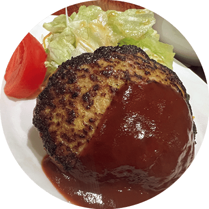 全国各地を食べ歩きするほどのハンバーグ好き。「洋食店はひとりご飯に向いていると思います」