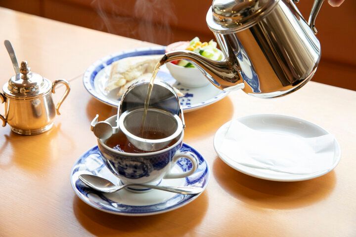 横浜マダムが足しげく通う紅茶の専門店「サンドグラス元町店」へ