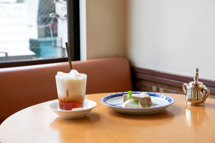 横浜マダムが足しげく通う紅茶の専門店「サンドグラス元町店」へ