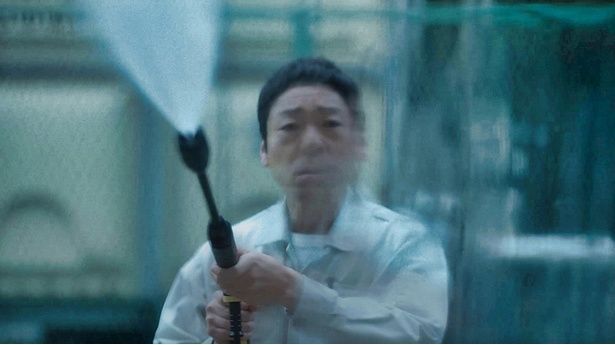 【写真を見る】香川照之が1人6役で、得体のしれない男を文字通り“怪演”する [c]WOWOW