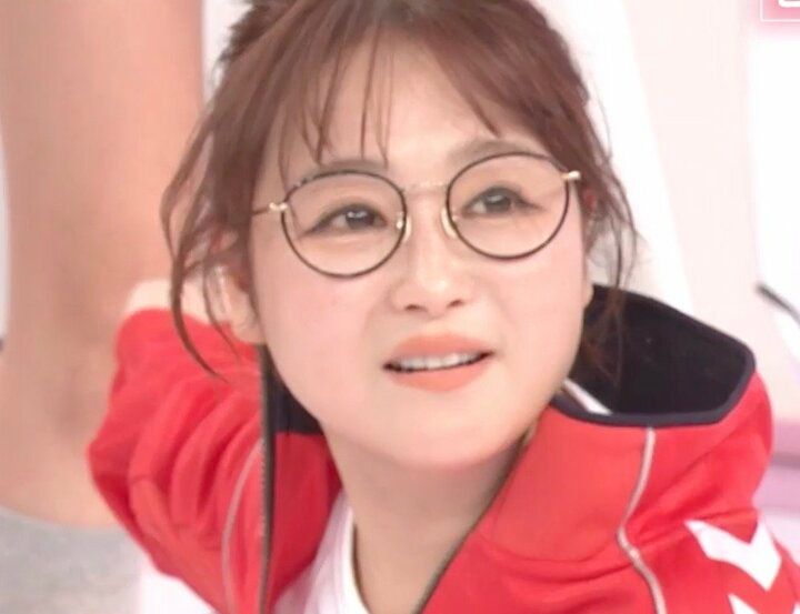 【写真・画像】鈴木奈々、ビリビリ椅子を食らって絶叫！ 転げまわる姿に「押さえないで、そんなところ」「撮らないで！」の声 1枚目