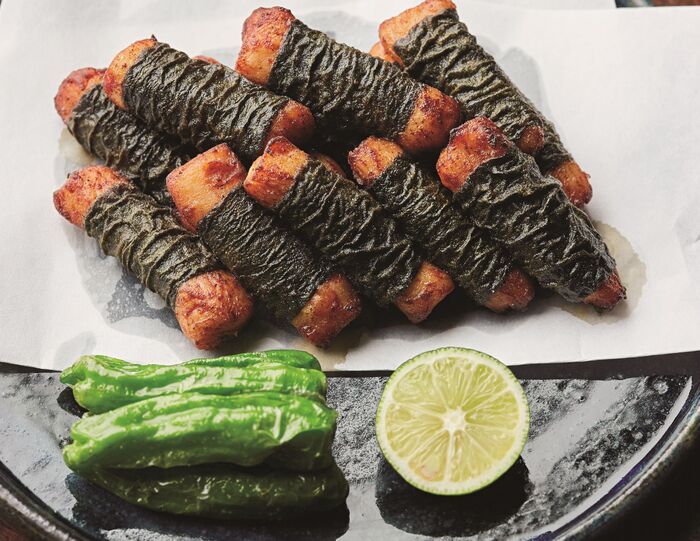 【笠原将弘さん】1枚150円の鶏むねで作る「鶏むね肉の海苔巻き揚げ」の作り方。つまんでパクパク、が止まりません！