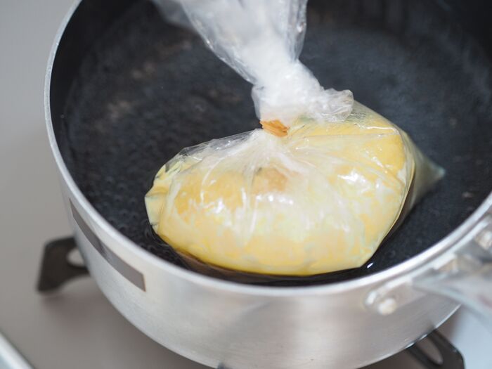 沸騰した鍋で加熱する