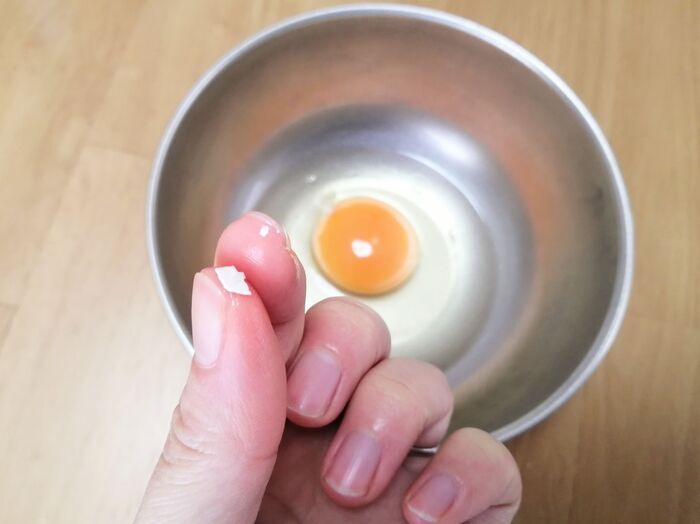 「卵の殻が入っちゃった！」→一発で取れます。覚えておいて損なしのちょいテク♡