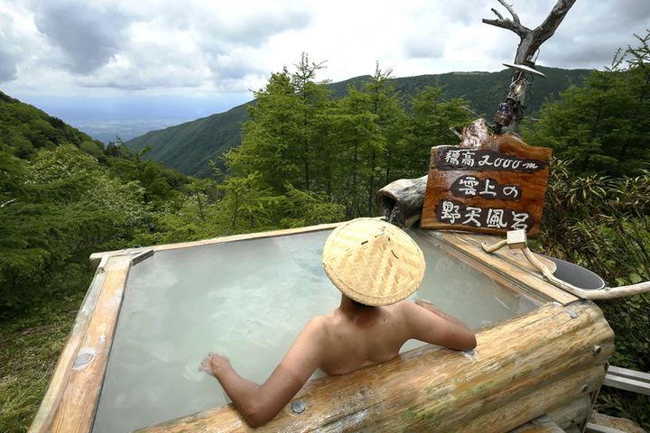 ツーリングで立ち寄りたい絶景の湯。標高2000m「ランプの宿 高峰温泉」で味わう絶品手打ちそば