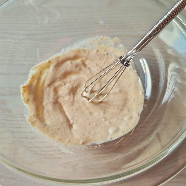 調味料を混ぜる