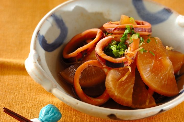 炊飯器任せ！味染み大根とイカの煮物 by 杉本 亜希子さん