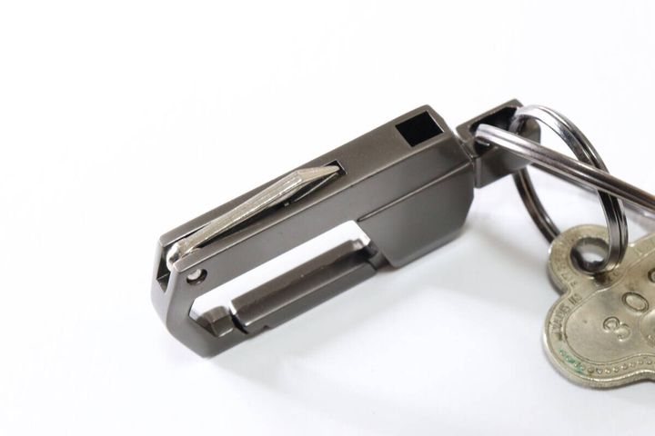 ダイソーメタリックフックキーホルダー隠しツール