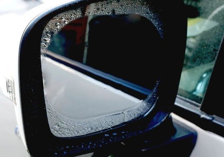 ダイソー 車用くもり止めフィルム 2P 楕円形 使用例