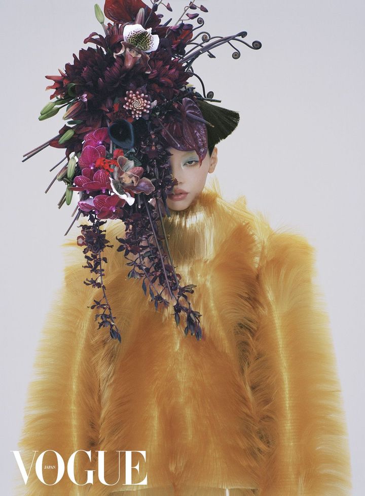 【WEB限定カット】コート ￥4,202,000／BOTTEGA VENETA（ボッテガ・ヴェネタ ジャパン）